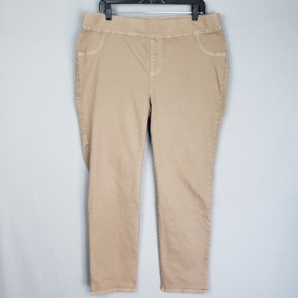Classic Pull-On Skinny Pants in Beige